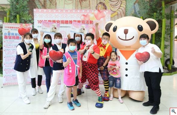 7月17日上午，器捐推廣大使-小麥貝兒及世界金牌小丑熊熊來到花蓮慈濟醫院，分享器官捐贈的正確訊息。